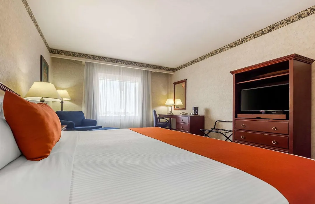 Quality Inn Monterrey La Fe-1